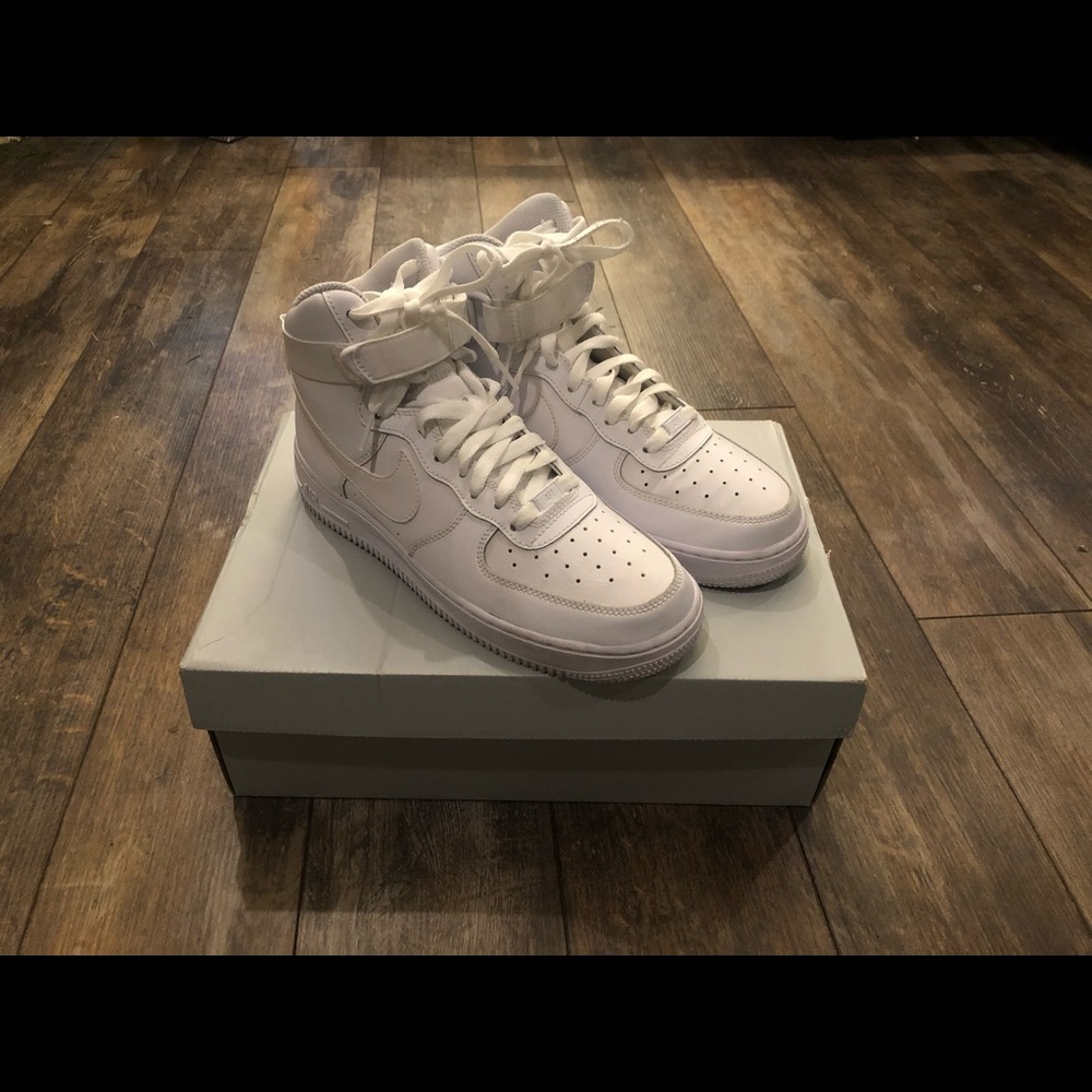 BRAND NEW NIKE AIR FORCE 1 HIGH TOPS